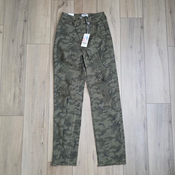 Aphrodite Crossover High Waisted Distressed Loose Camo Green Jeans Women Sz 9/29 - Picture 6 of 14